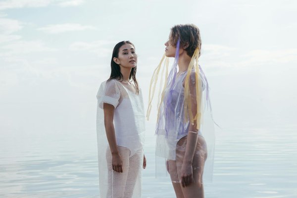 What are the best ways to incorporate vintage pieces into modern fashion?